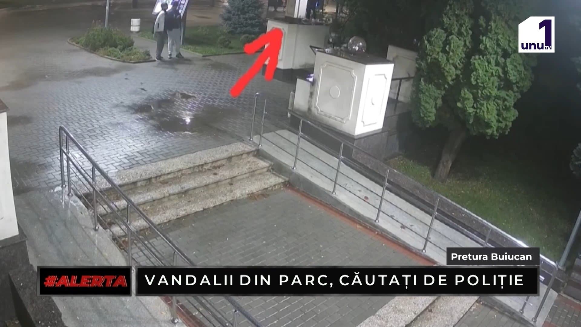 ALERTA: Vandalism în sectorul Buiucani. Poliția caută tinerii care au distrus, felinarele de la intrarea în parcul „Alunelul” /21.10.2026
